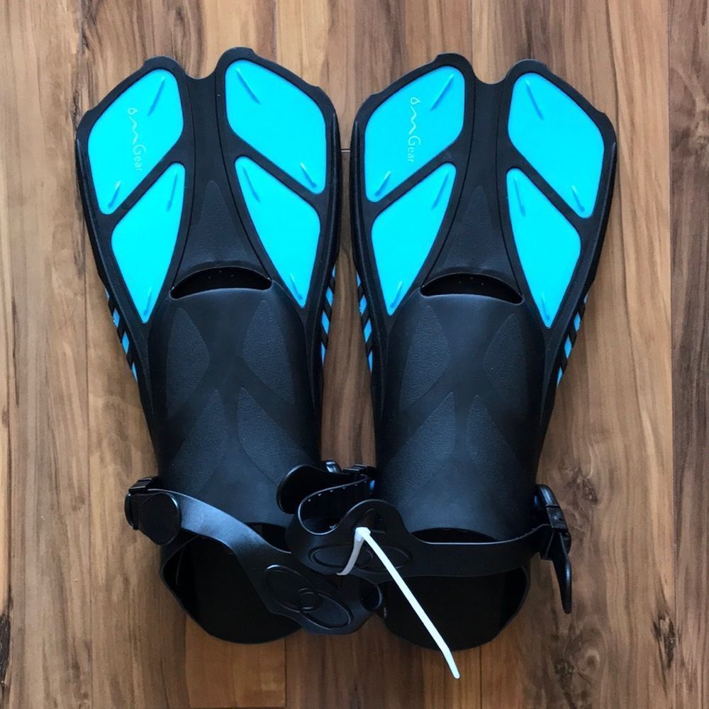 NEW Omgear Mens Flippers